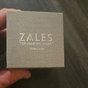 Zales Earinga